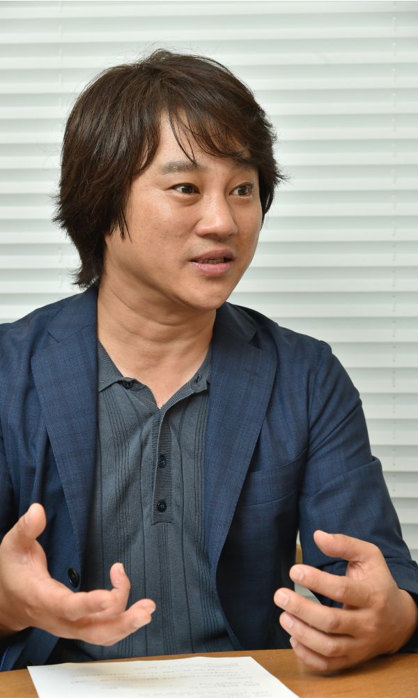 鐘撞 正也（かねつく・まさや）